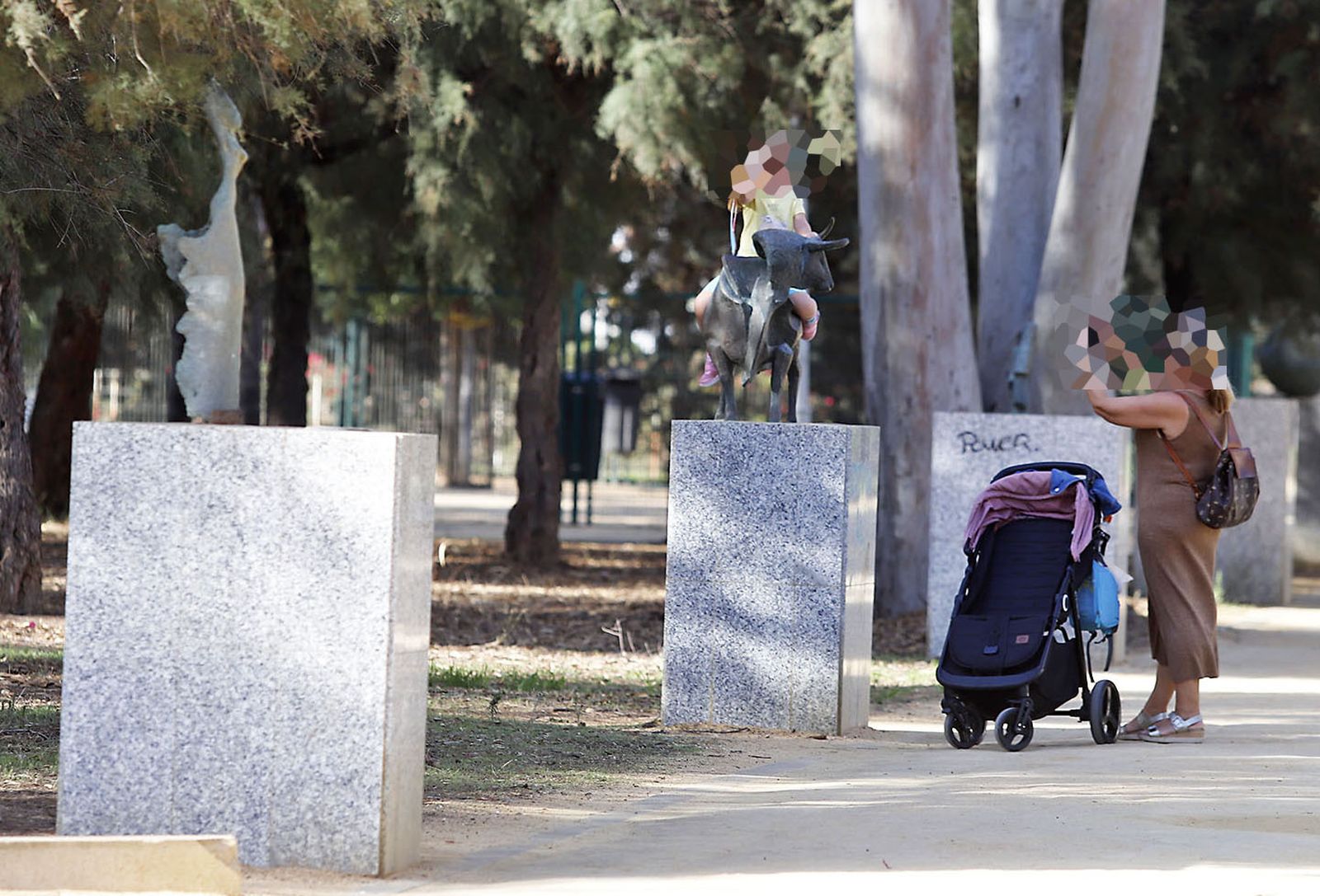 Imágenes del actual estado de las esculturas del museo al aire libre de Huelva