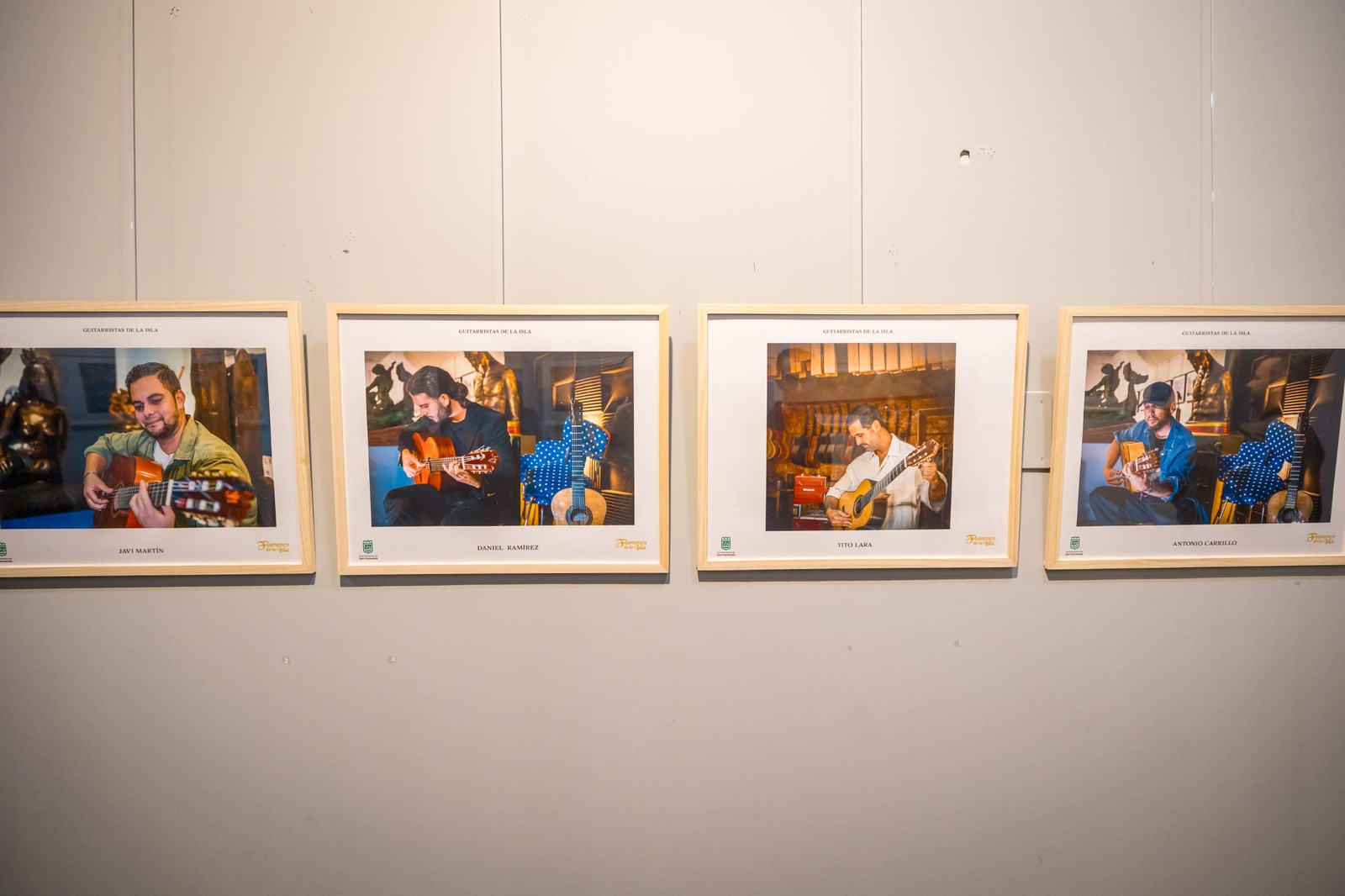 Las imágenes de la exposición 'Guitarristas de la Isla' en el Museo Camarón