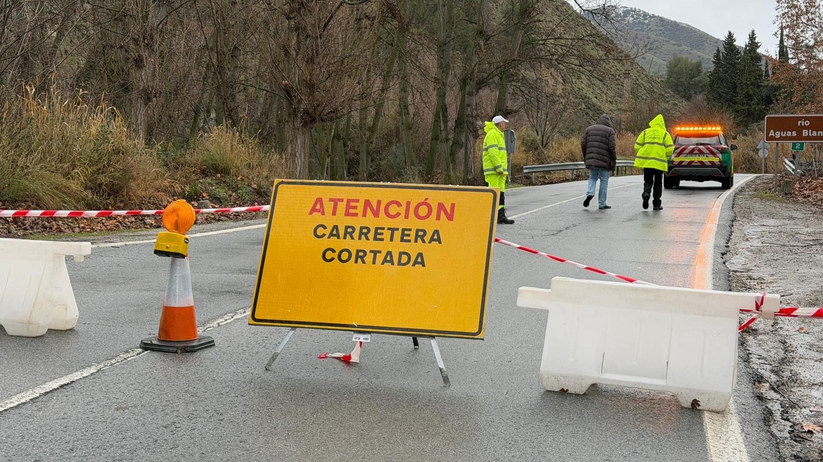 Imagen de archivo del corte de una carretera en la provincia de Granada
