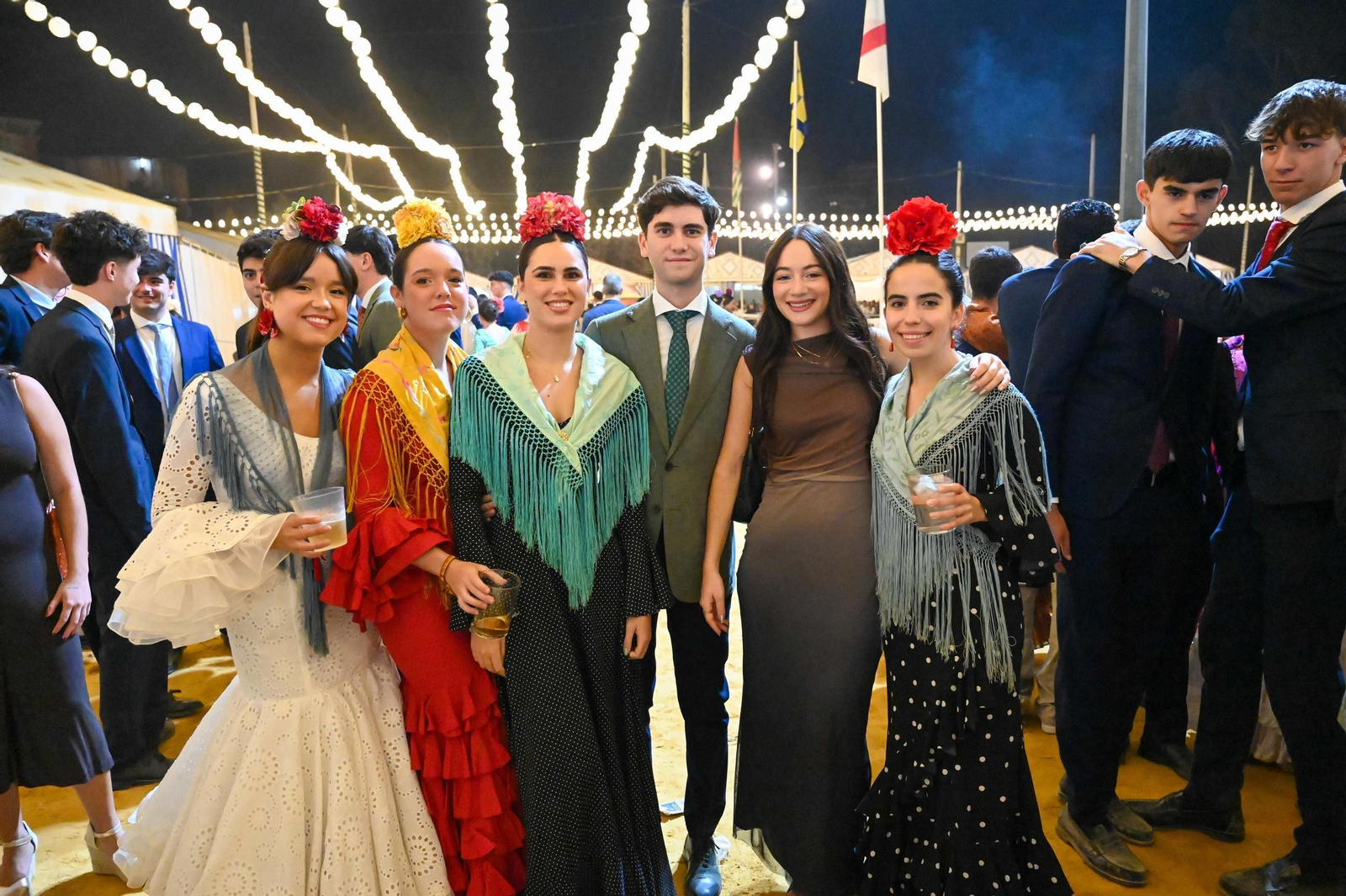 Imágenes del ambiente del ambiente de la noche del sábado en la Feria de Otoño y del Caballo 2025 de Huelva