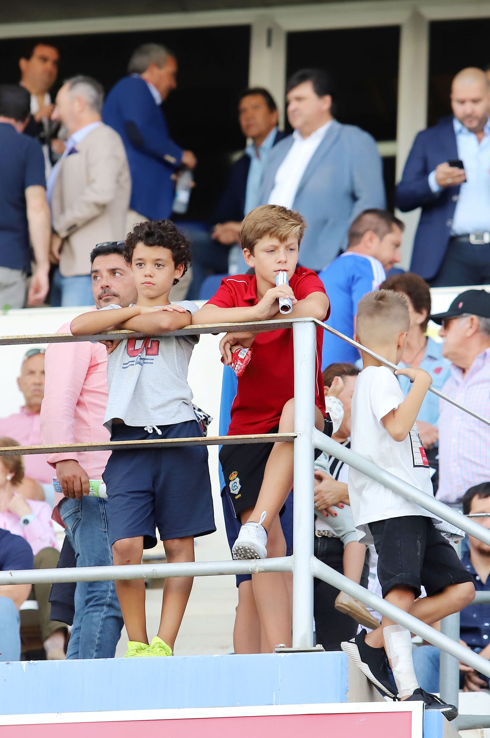 Imágenes del ambiente en el Estadio Nuevo Colombino