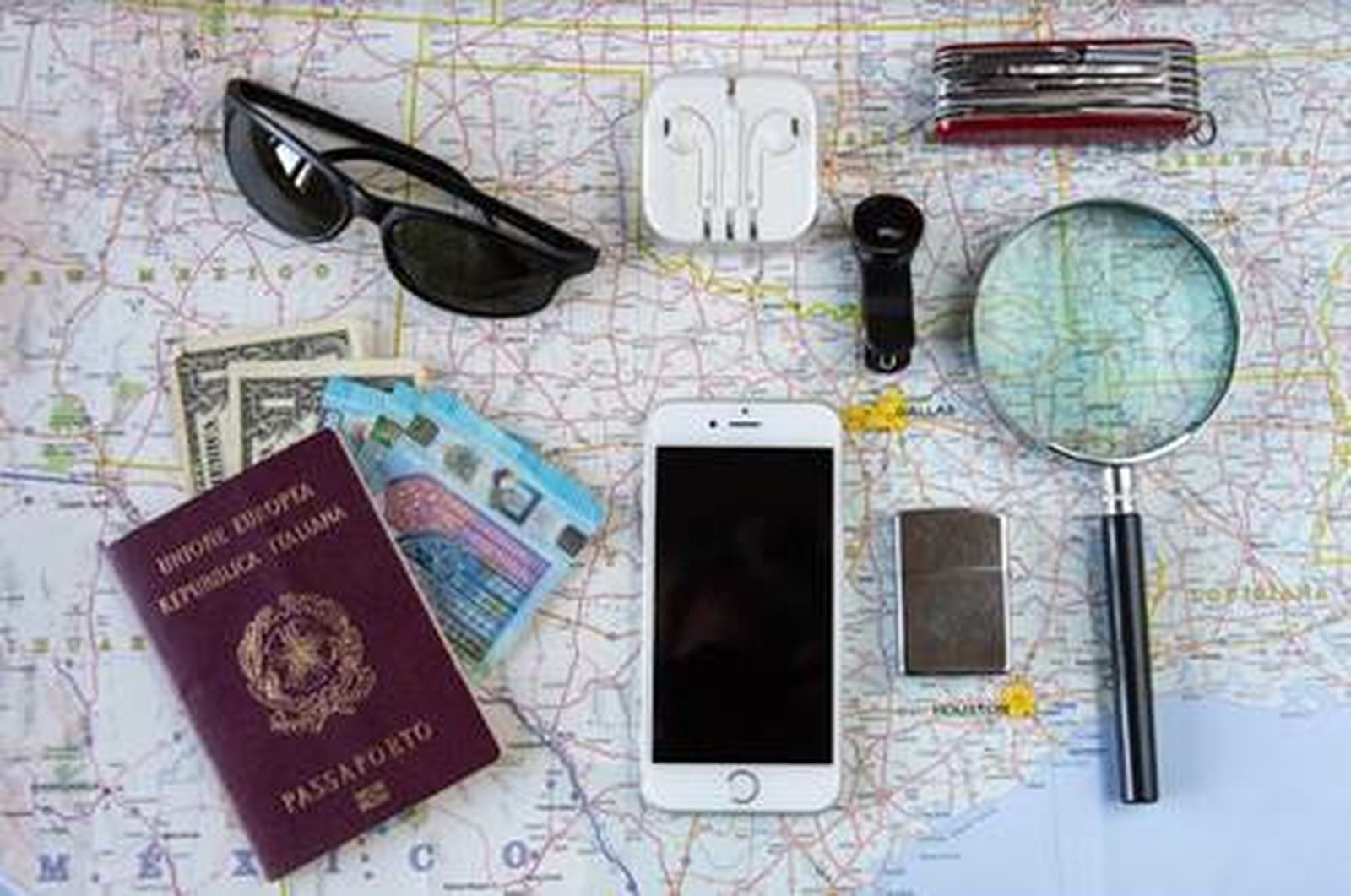 Es importante conocer las restricciones aduaneras de los países a los que se viaja.