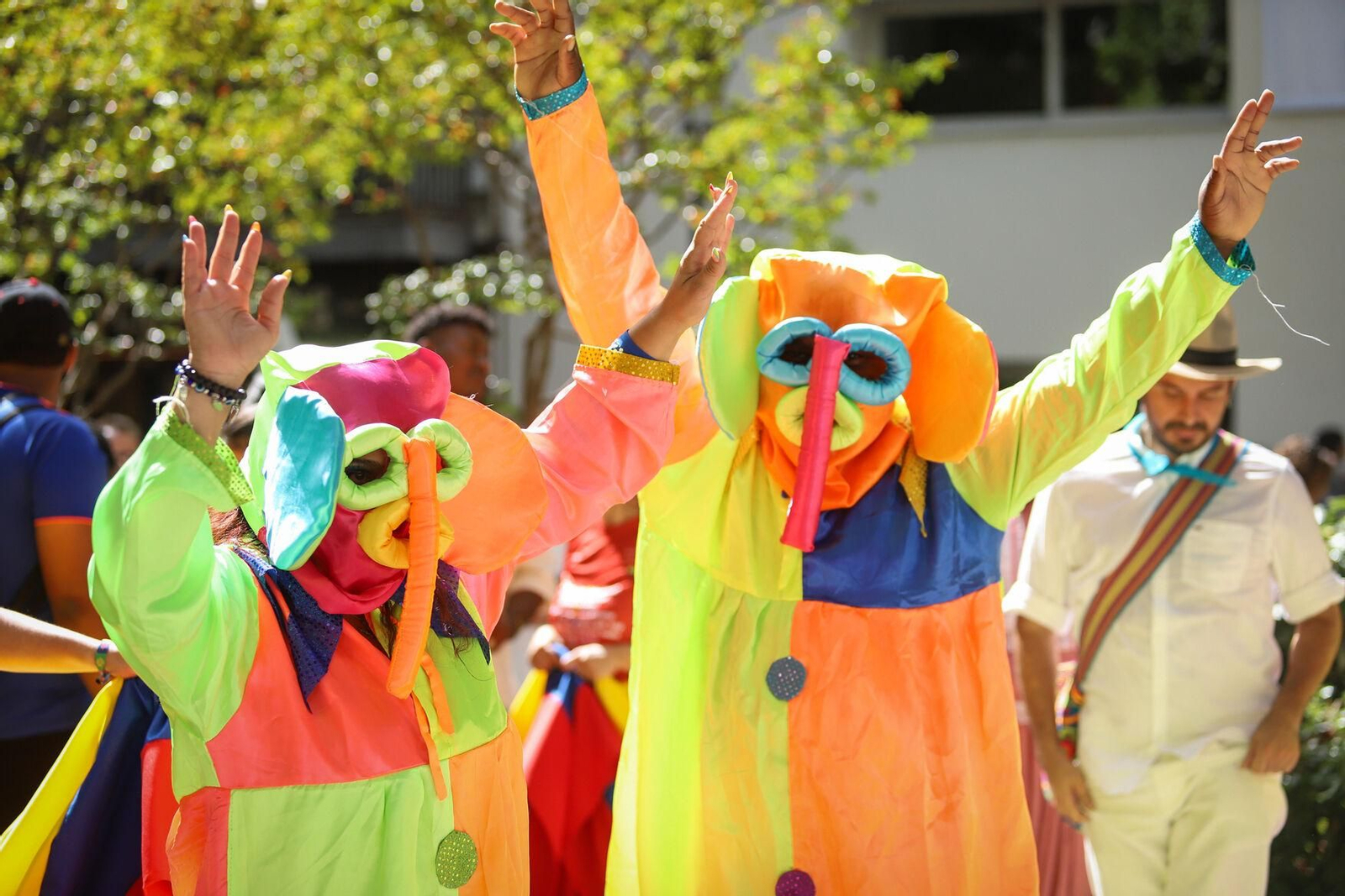 Fotos: así ha sido el desfile por el Día de la Hispanidad en Granada