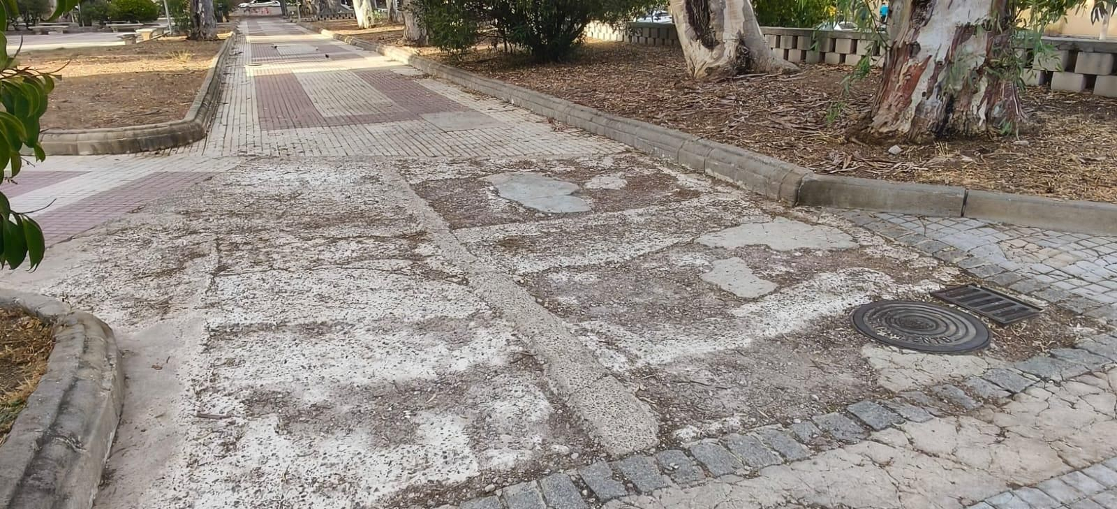 Estado del Cementerio de los Ingleses, en Cádiz.