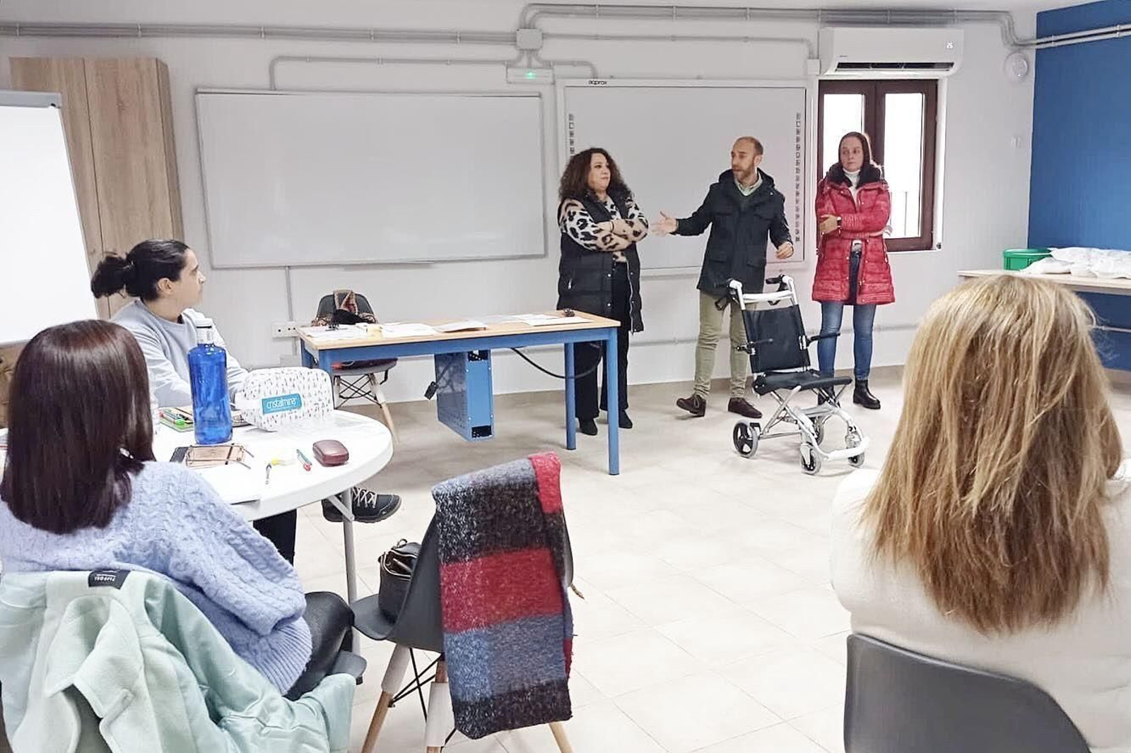 El presidente de la Mancomunidad, Carlos Javier García, en la presentación de uno de los cursos.
