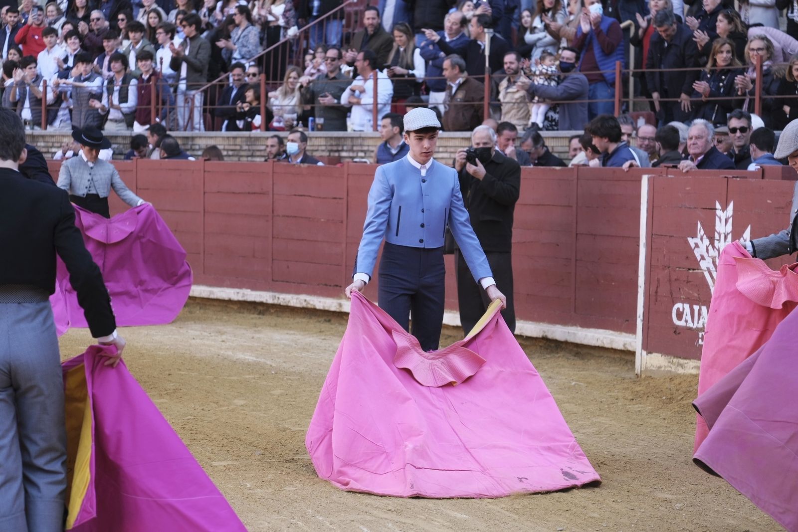 La becerrada en la plaza de toros de Córdoba en homenaje a la afición, en fotografías