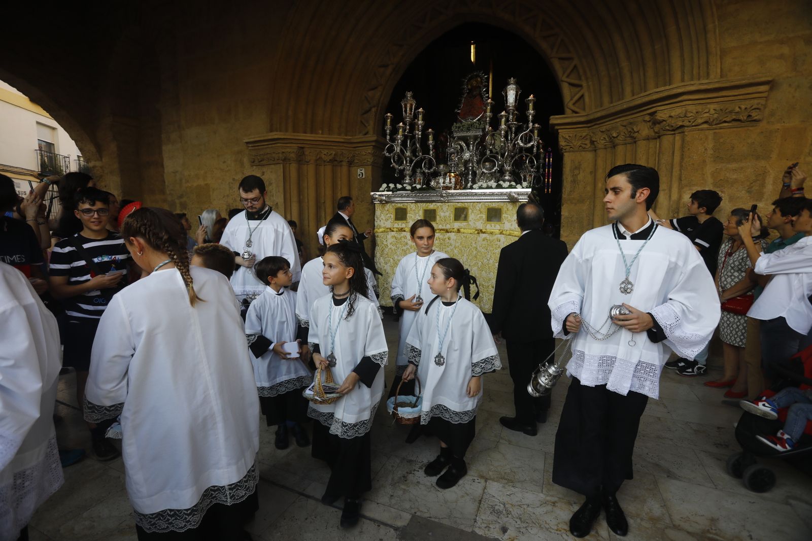 La procesión de la Virgen de Villaviciosa de Córdoba, en imágenes