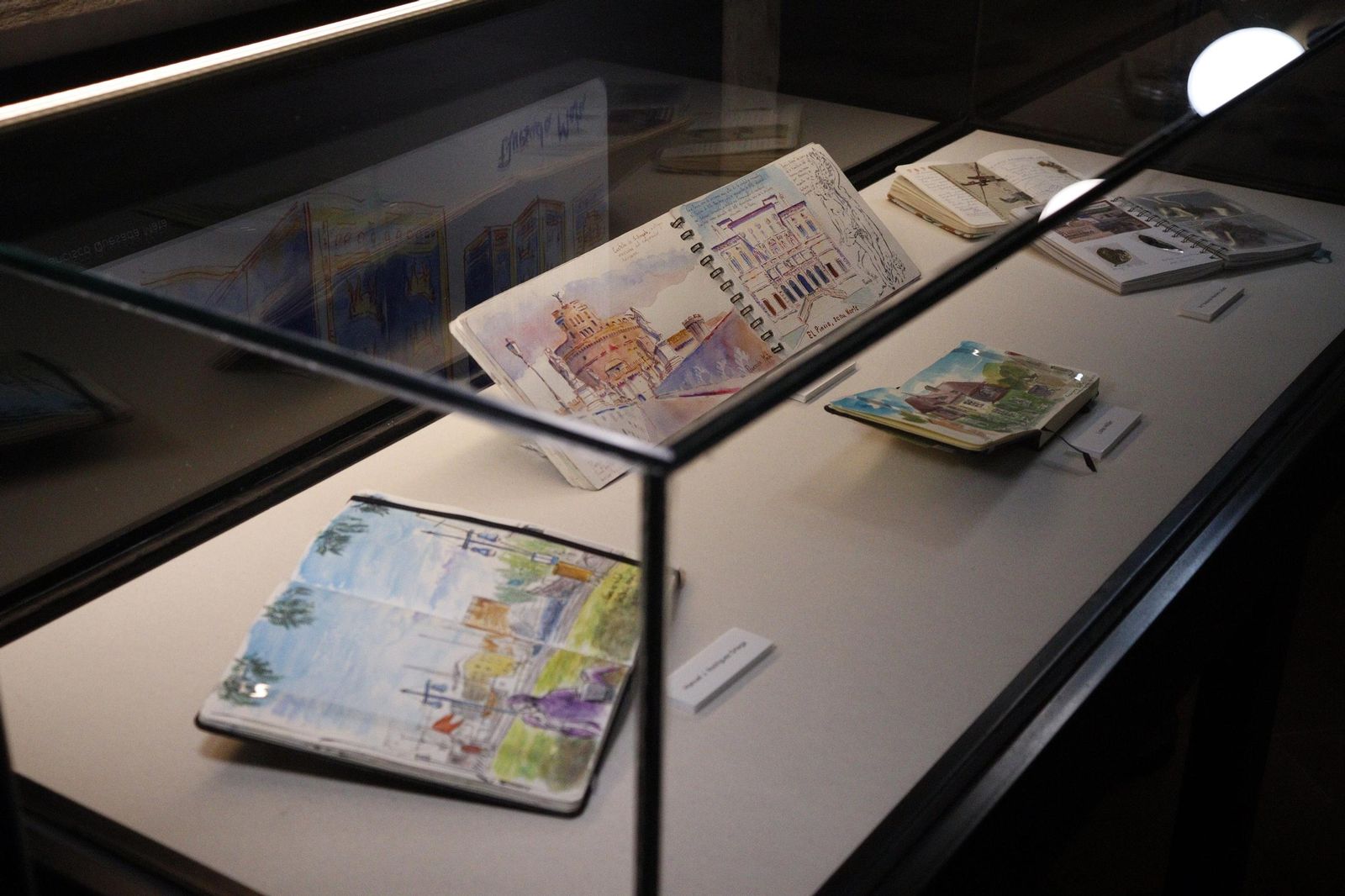 Algunos de los cuadernos de la muestra del grupo Urban Sketchers Córdoba.