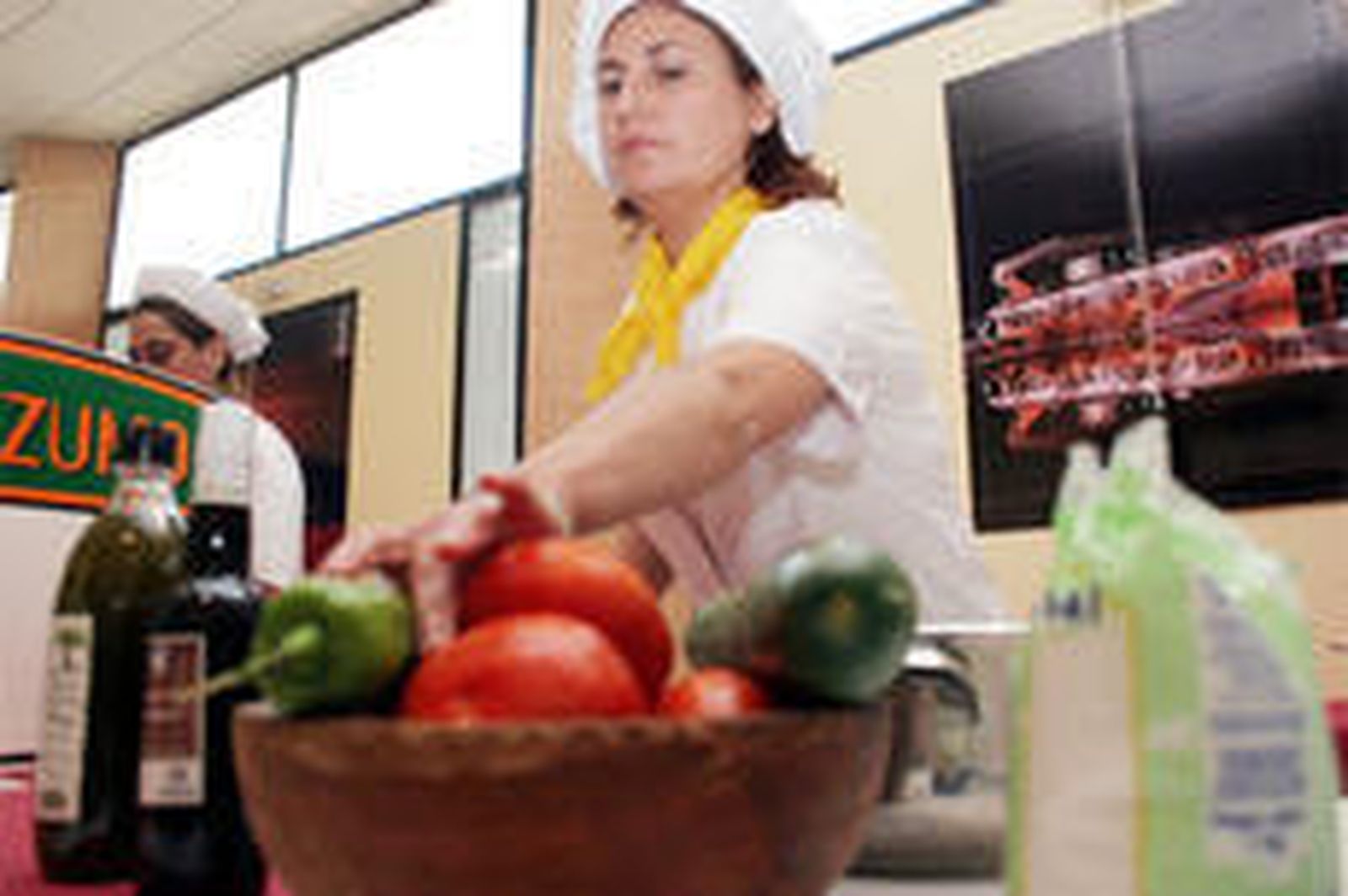 Una firma de Ávila elabora gazpacho con tomate raf adquirido en Almería