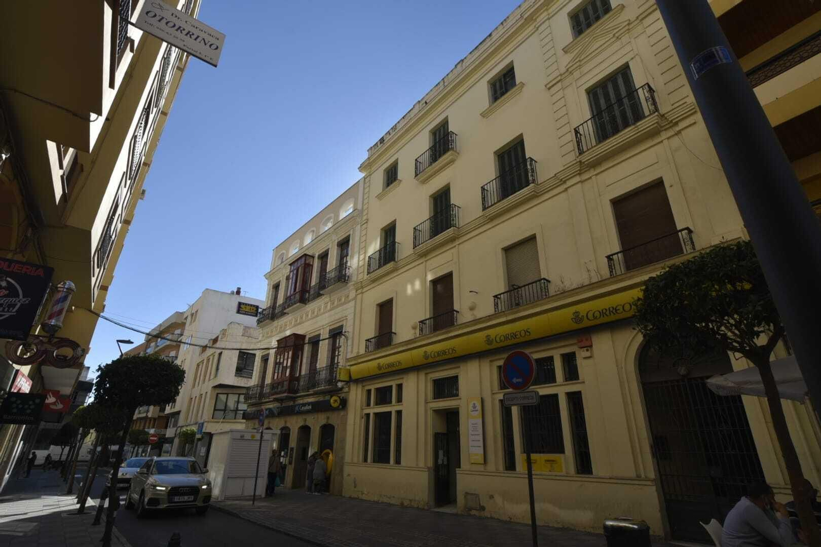 La sede de Correos en la calle Radio Algeciras.