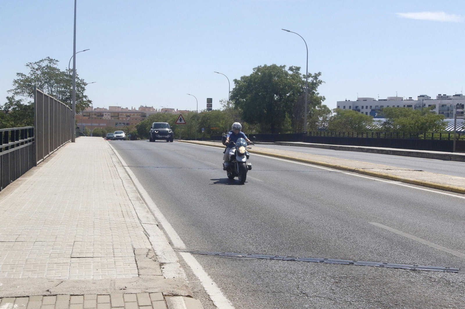 Puente de Electromecánicas al Open Arena.