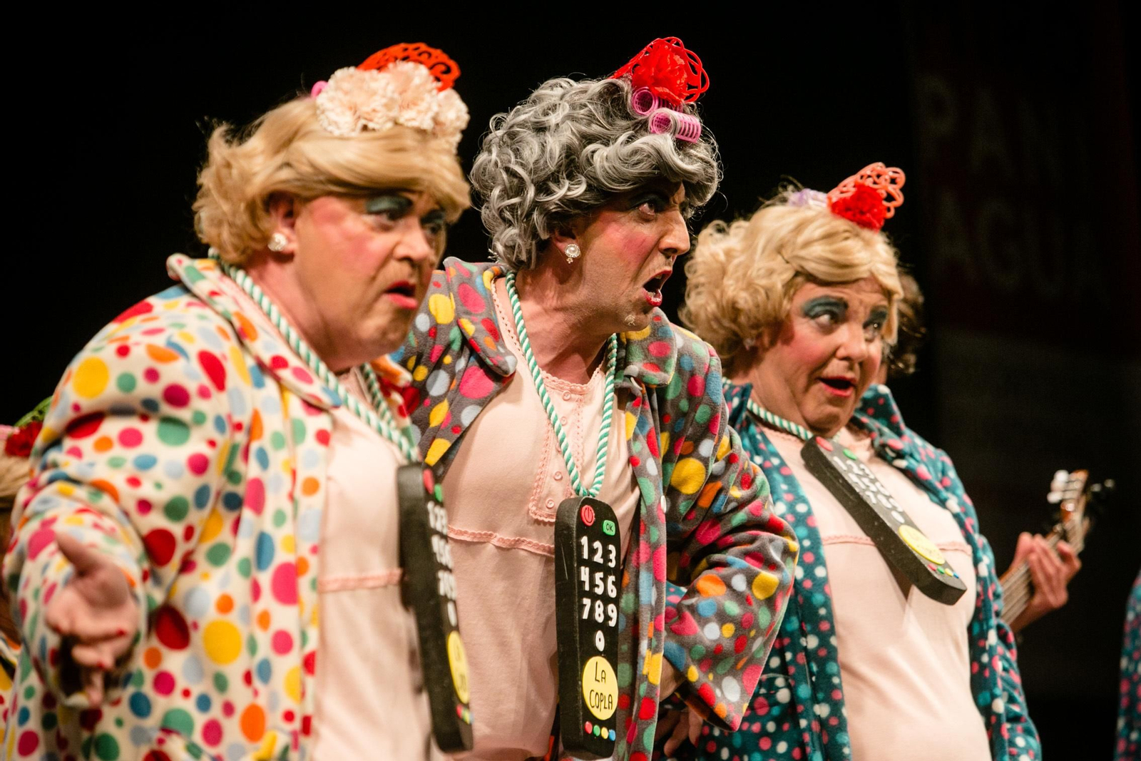 Chirigota "el sábado me lo trago enterito y el domingo me lo repito".