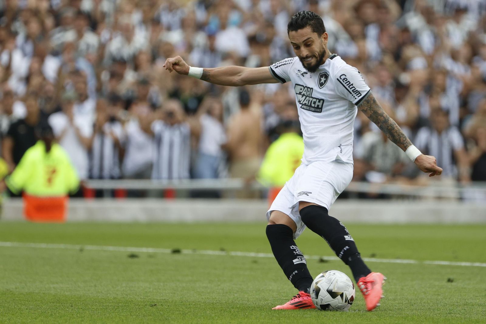Las fotos de una final de la Libertadores histórica; Botafogo, campeón con 10, ante Atlético Mineiro