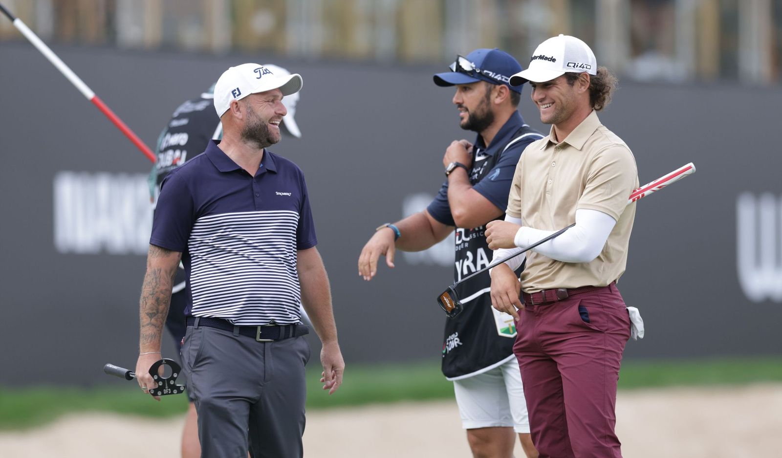 Ángel Ayora, a la derecha.