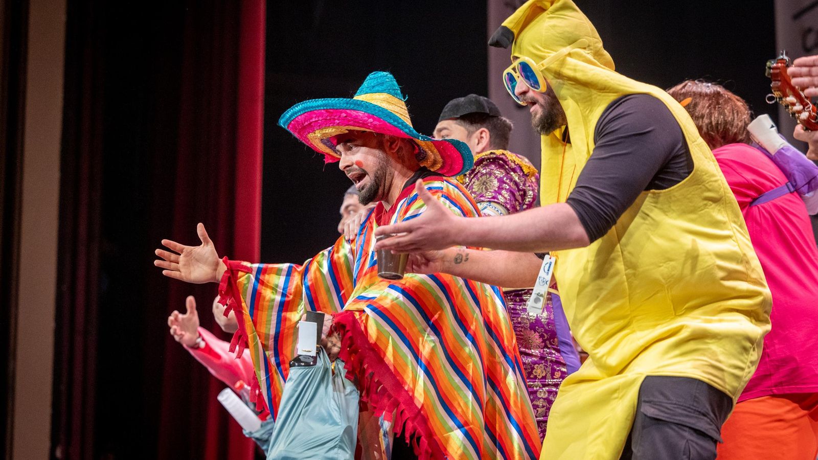 Búscate entre las mejores imágenes de la primera sesión de cuartos de final del COAC 2025