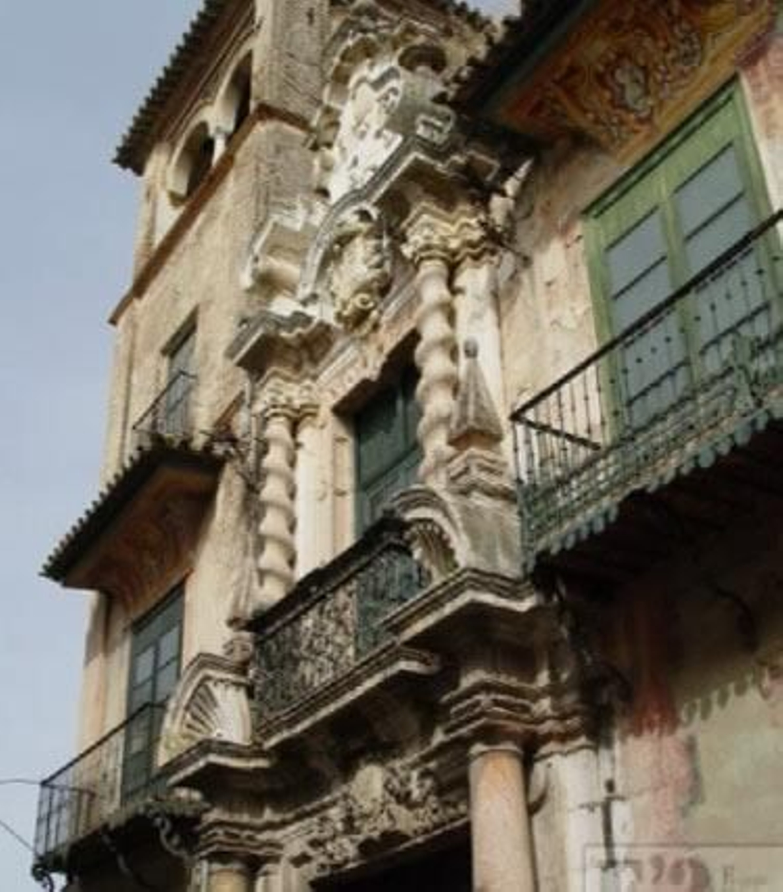 Fachada del palacio.