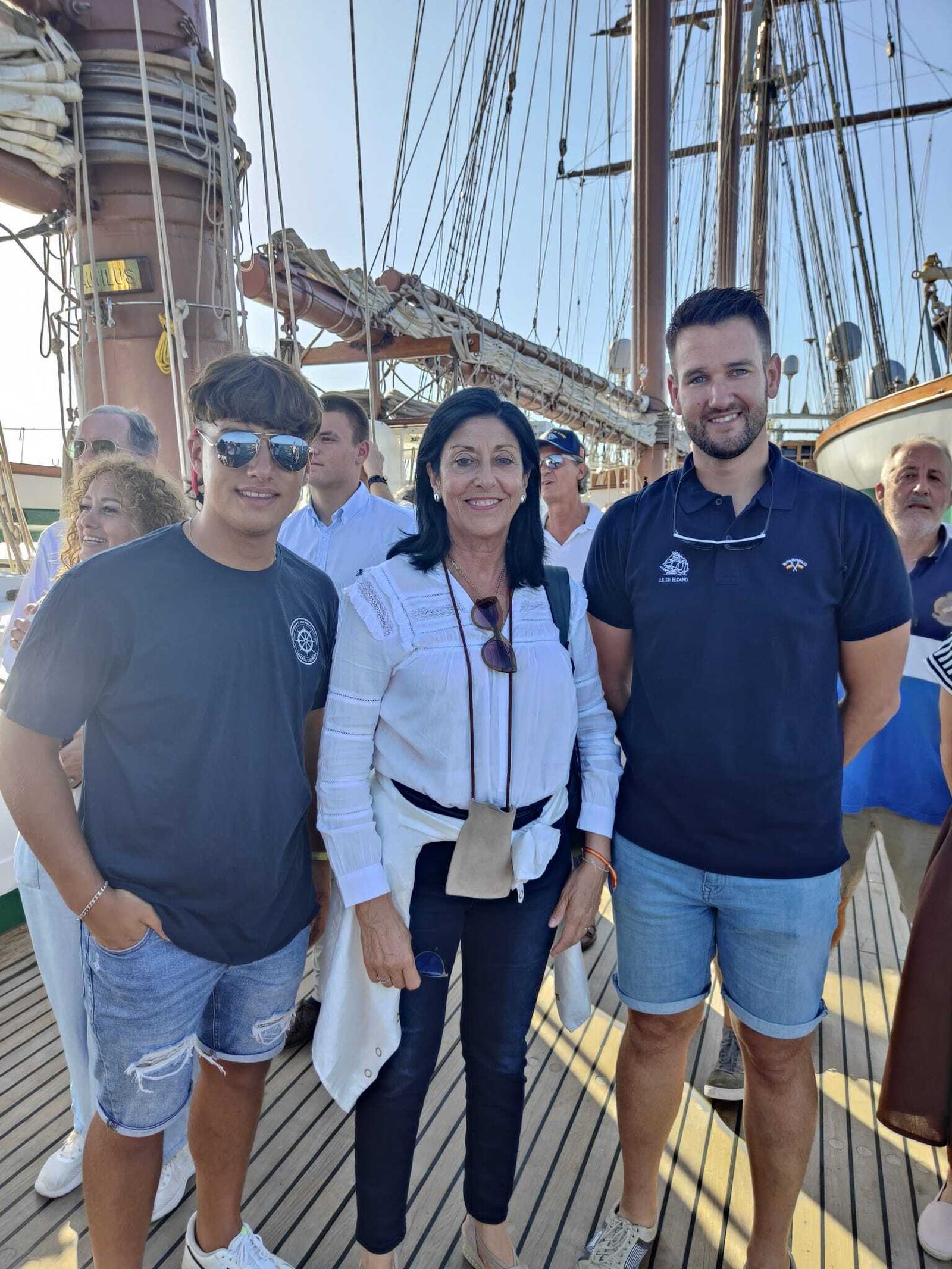 Oliver y Parra con Esperanza Peleteiro, directora del CNI