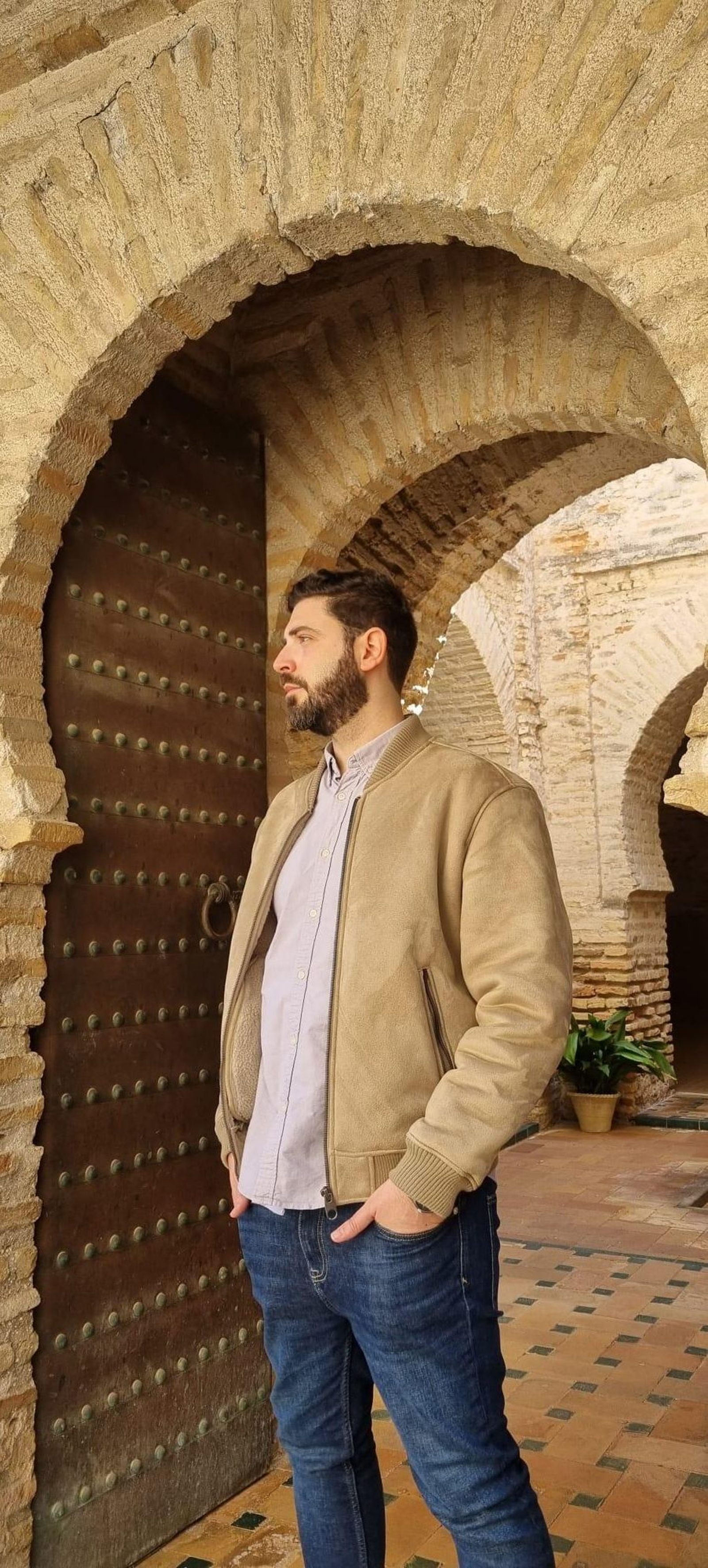 David Caramazana, en la mezquita del Alcázar de Jerez.