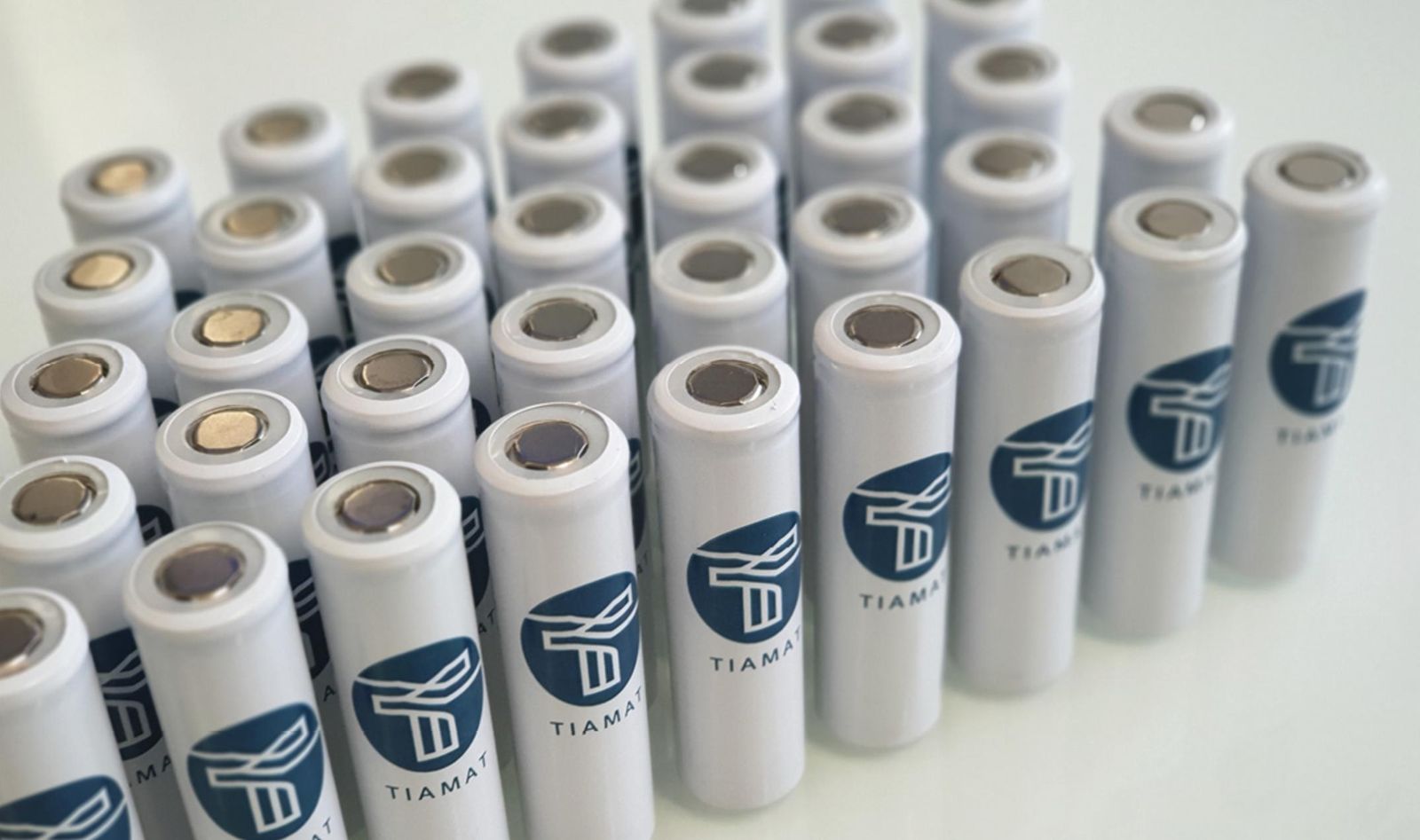 Stellantis invierte en baterías de iones de sodio una alternativa a las de litio