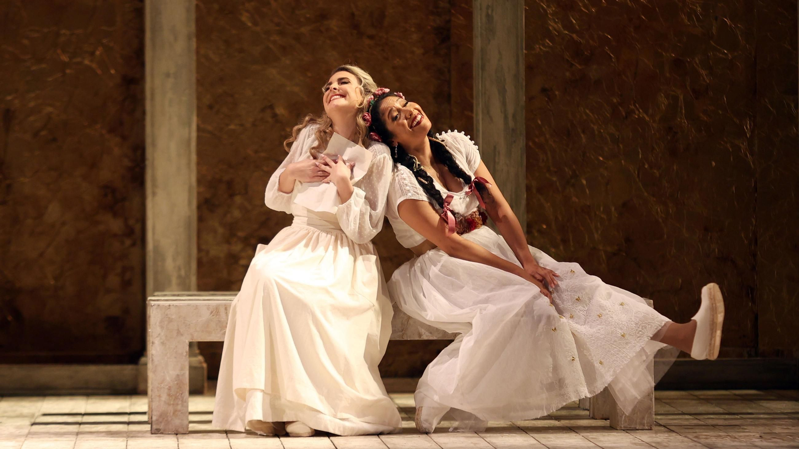 Imágenes de la ópera 'Don Gil de Alcalá' en el Teatro Villamarta de Jerez