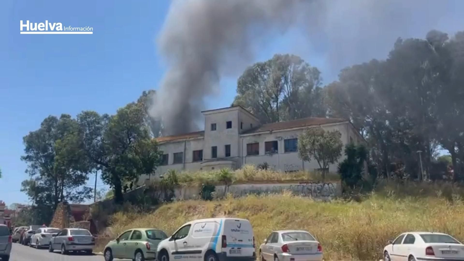 Susto en Huelva este sábado por un incendio en Huerto Paco, junto a la emblemática Casita Blanca