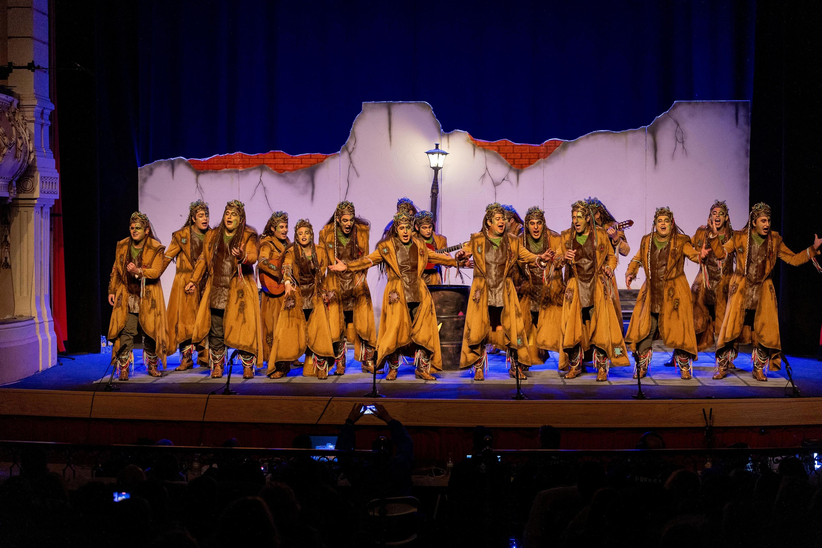 Imágenes de la actuación de la comparsa de Ayamonte "La Venenosa" en el Carnaval Colombino