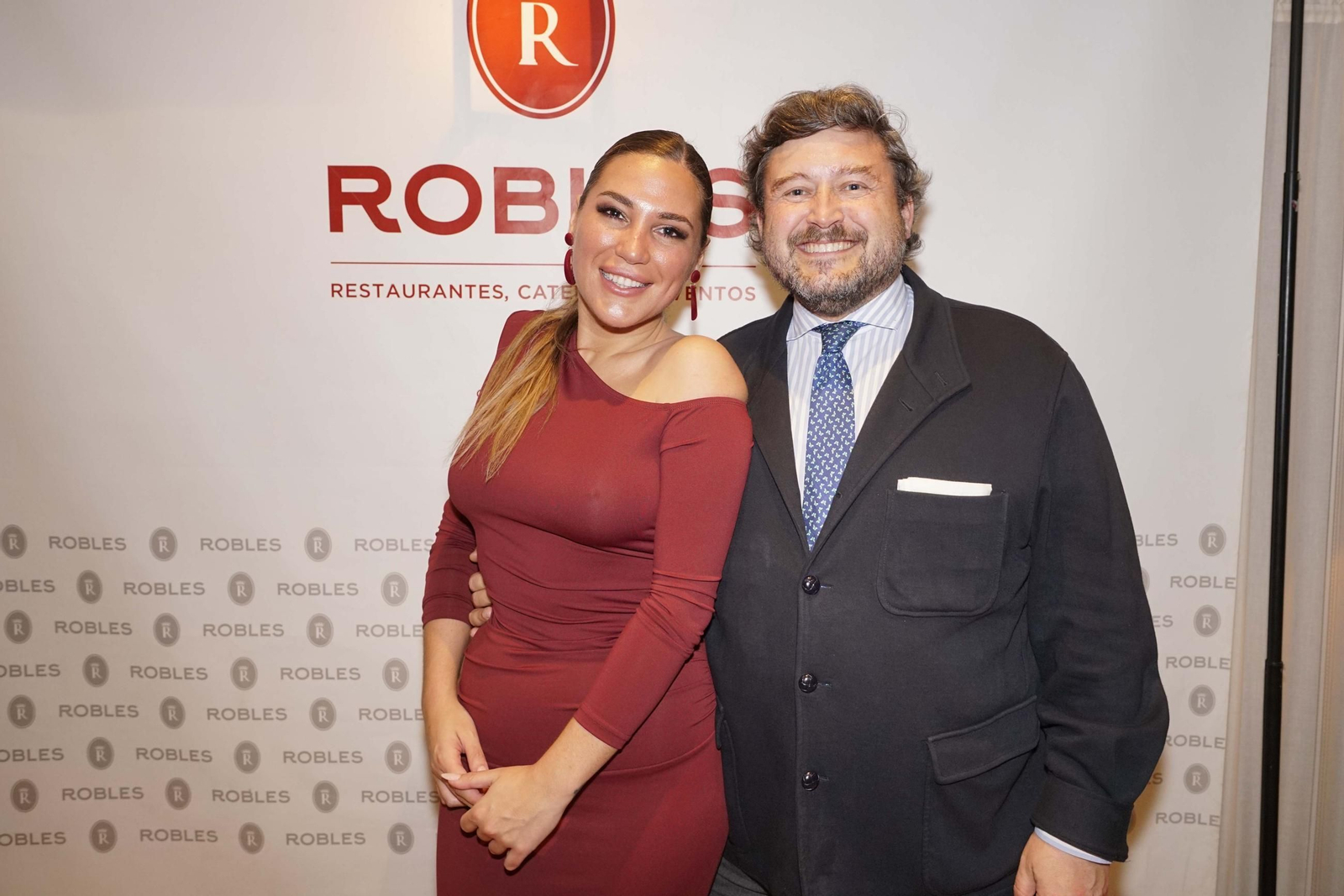 Las imágenes de la entrega de la Cántara de Honor a Laura Gallego en Casa Robles