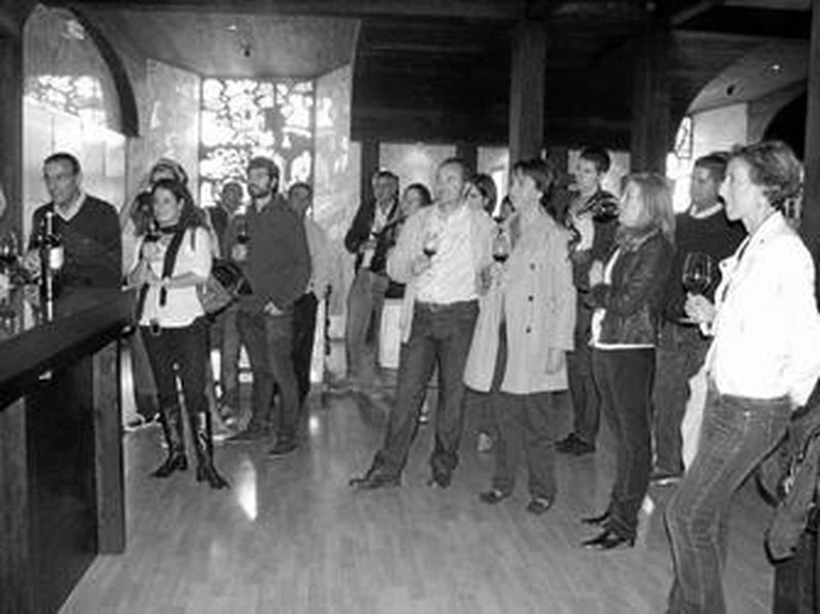 Una de las catas de vino ofrecidas a la delegación onubense.