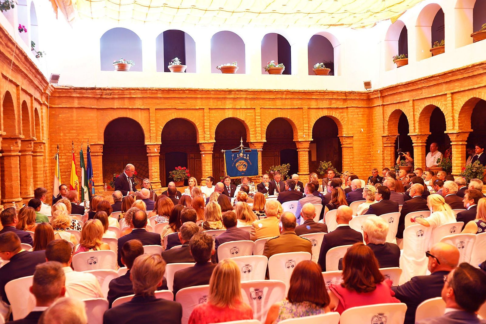 Sesión extraordinaria de la Real Sociedad Colombina.