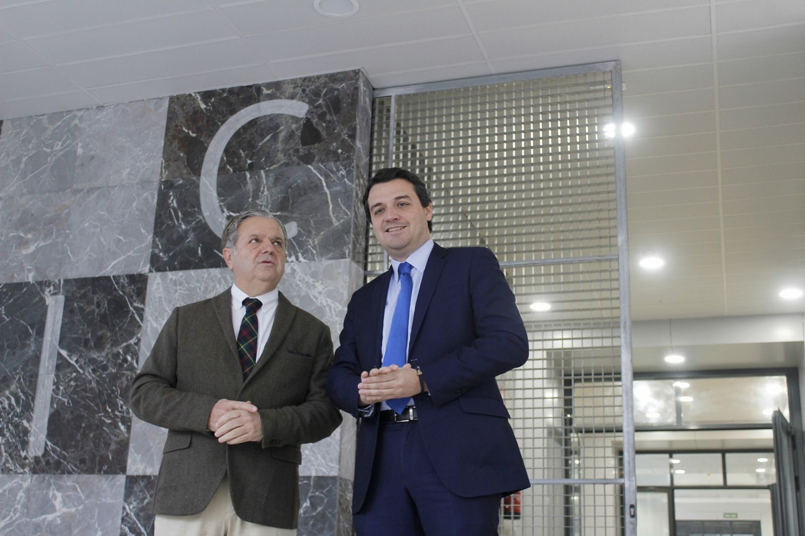 El alcalde de Córdoba, José María Bellido, junto al teniente de alcalde de Hacienda, Salvador Fuentes.