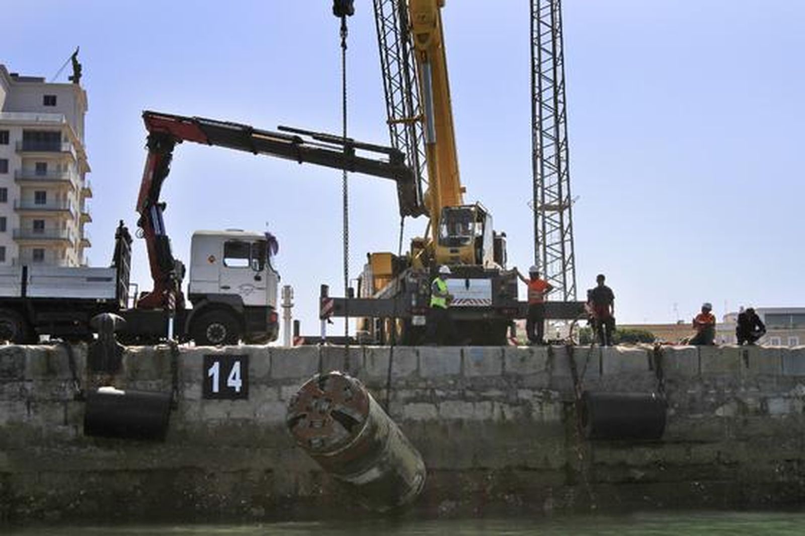 La construcción del aliviadero de pluviales en la plaza de San Juan de Dios culmina su primera fase.

Foto: Almudena Torres