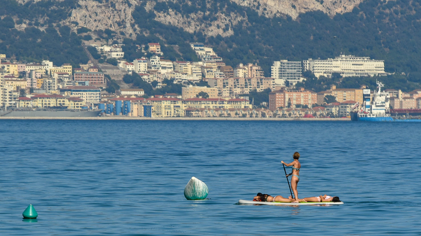Fotos de la tarde en la playa del El Rinconcillo en plena ola de calor