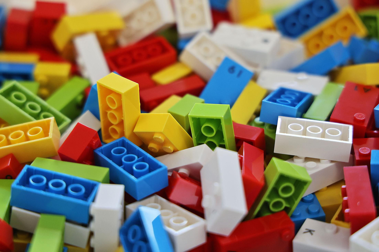 Inauguración de la Semana del Grupo Social ONCE y exposición de material educativo, braille y tiflotécnico