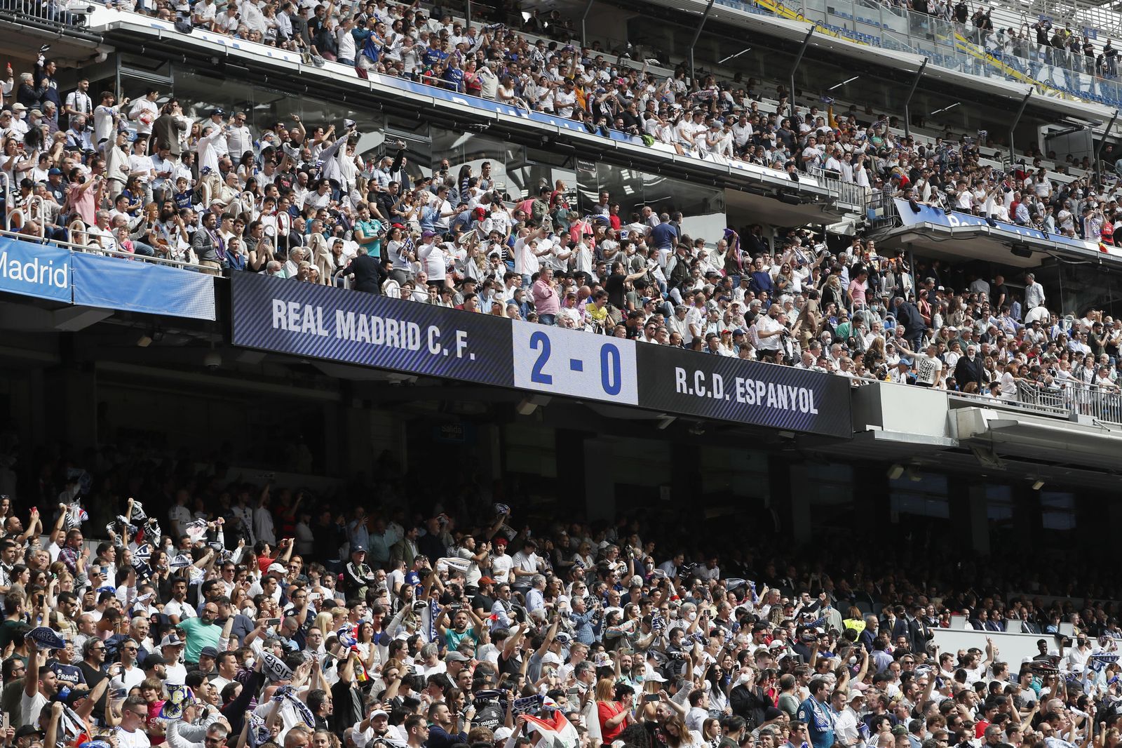 Victoria del Real Madrid y celebración del título de Liga