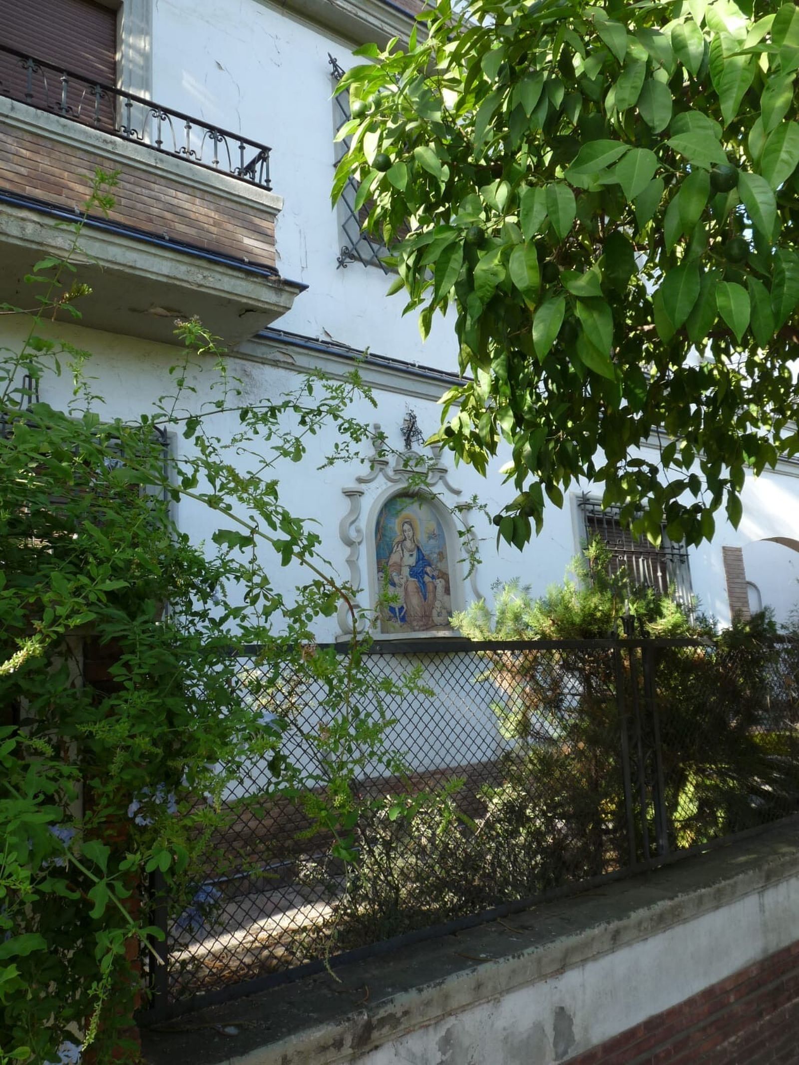 El azulejo de la Divina Pastora ha permanecido todos estos años en un chalé de Nervión.