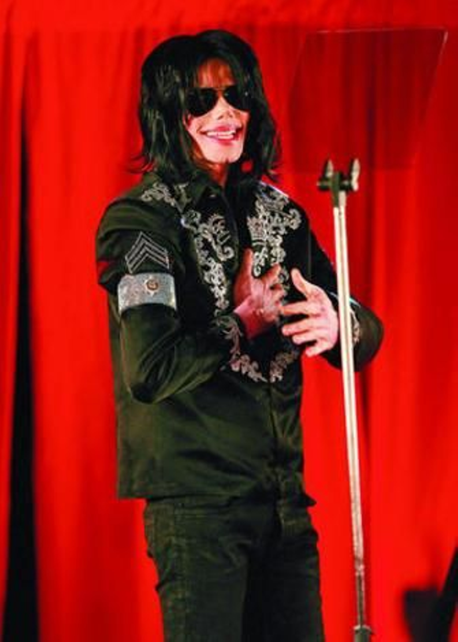 Michael Jackson, ayer durante su intervención en Londres. Michael Jackson, ayer durante su intervención en Londres.