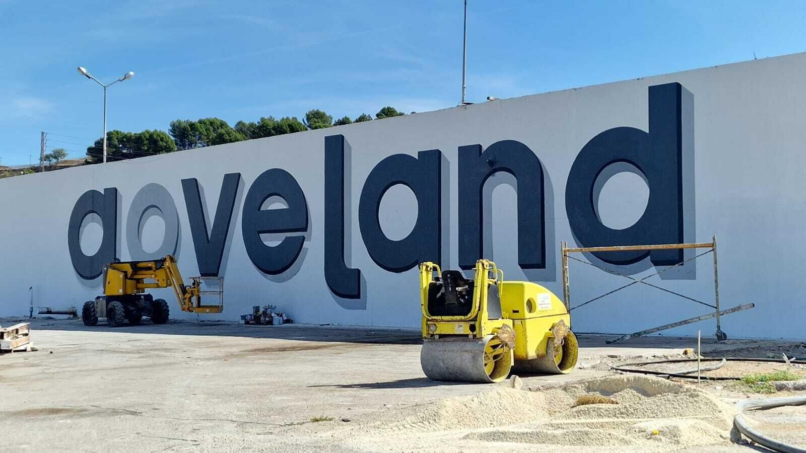 El nuevo complejo AOVELAND se encuentra en Baeza, donde Ríos ha dado rienda suelta a su creatividad.