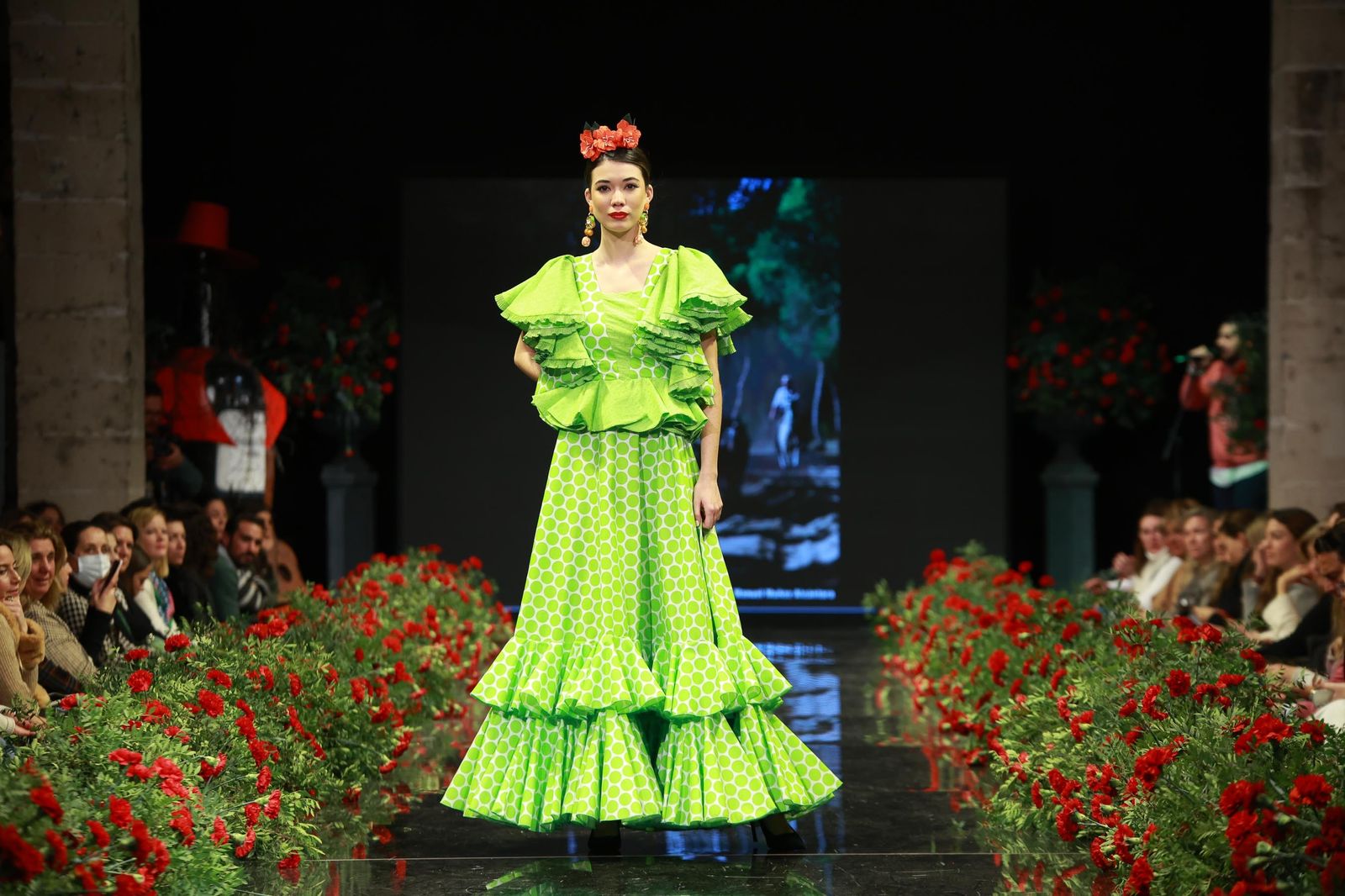 Desfile benéfico de la Hermandad del Rocío de Jerez en la Pasarela Flamenca Jerez Tío Pepe 2023