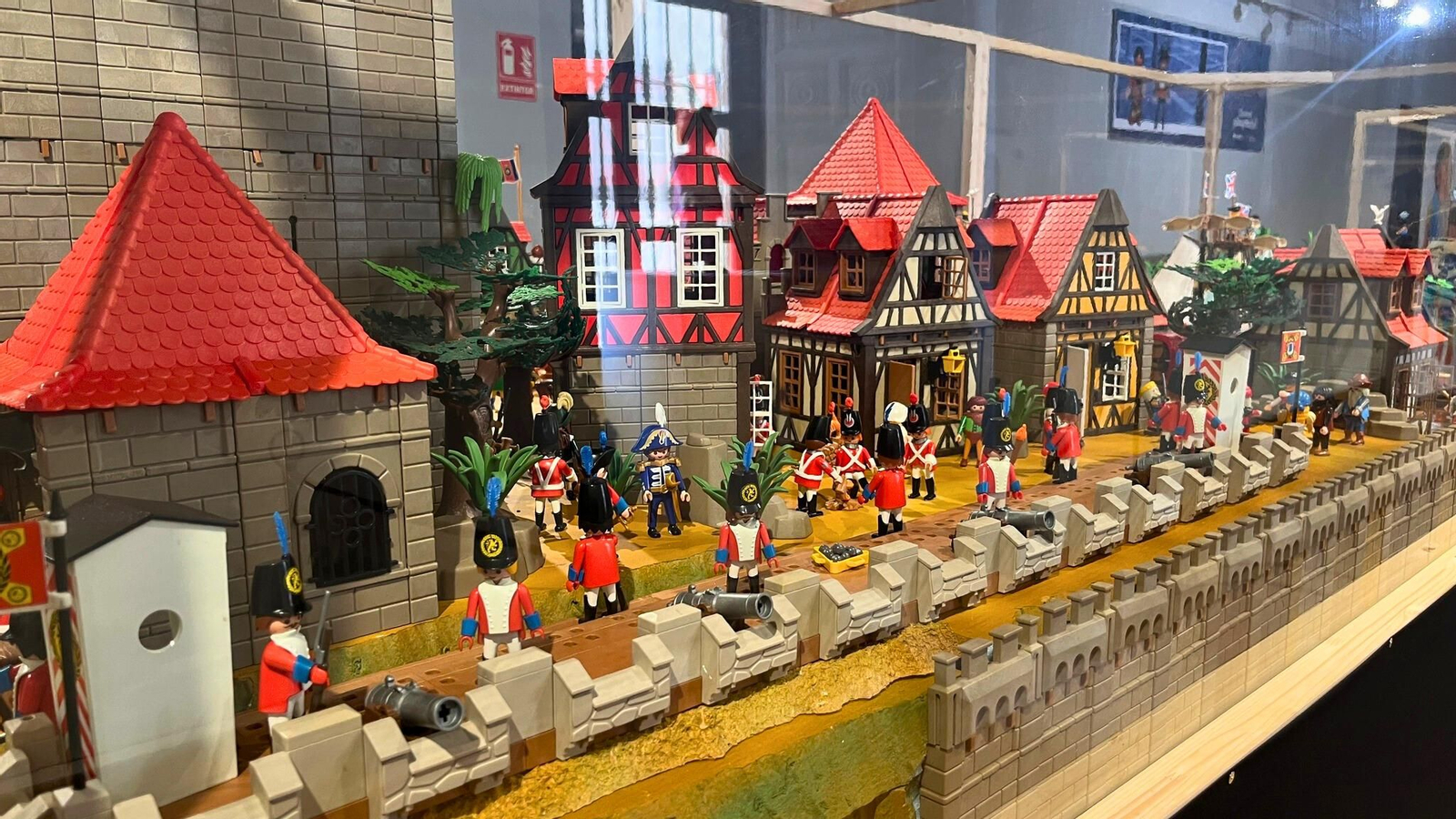 Más de 10.000 piezas de Playmobil cobran vida en Úbeda: la exposición que no te puedes perder esta Navidad, en imágenes