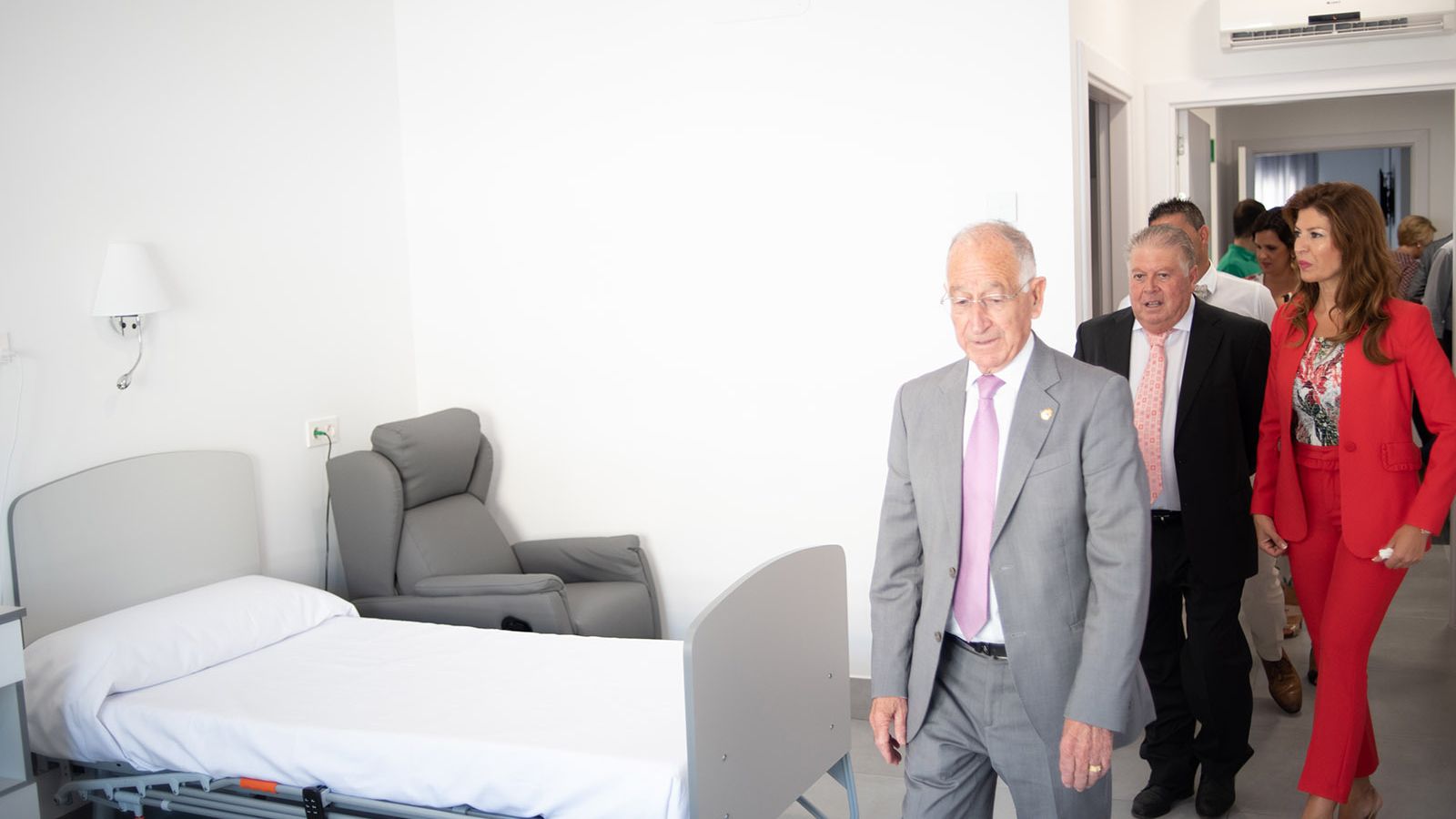 Visita de las autoridades, encabezadas por Gabriel Amat, a las instalaciones.