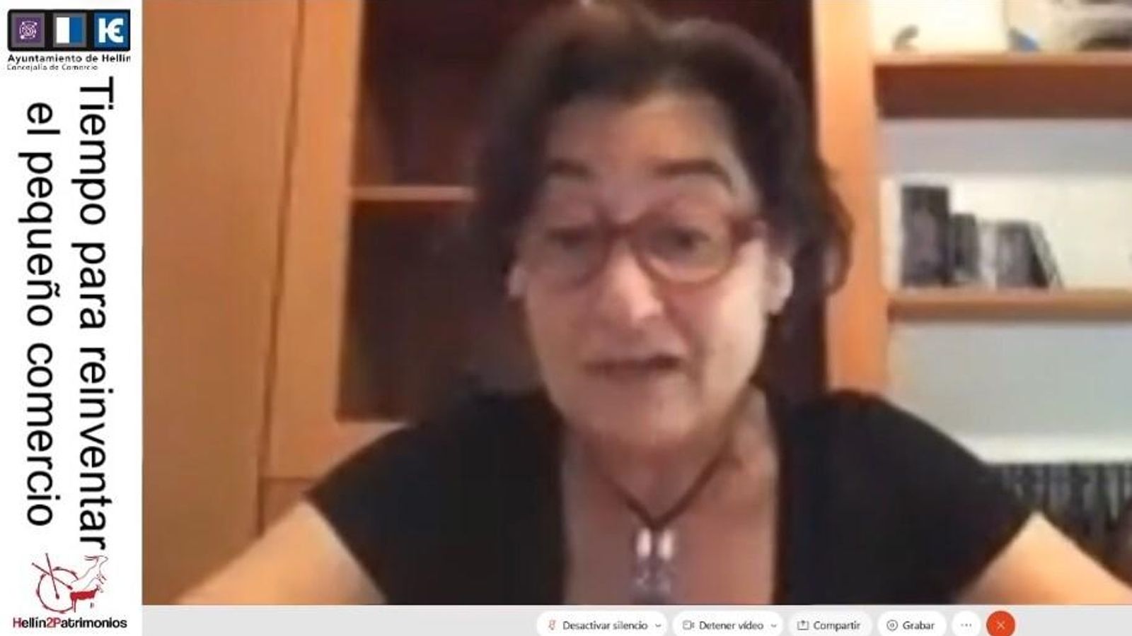 Candela Mora, participando en una de las charlas del proyecto encomendado a Phillipe Lambert en Hellín.