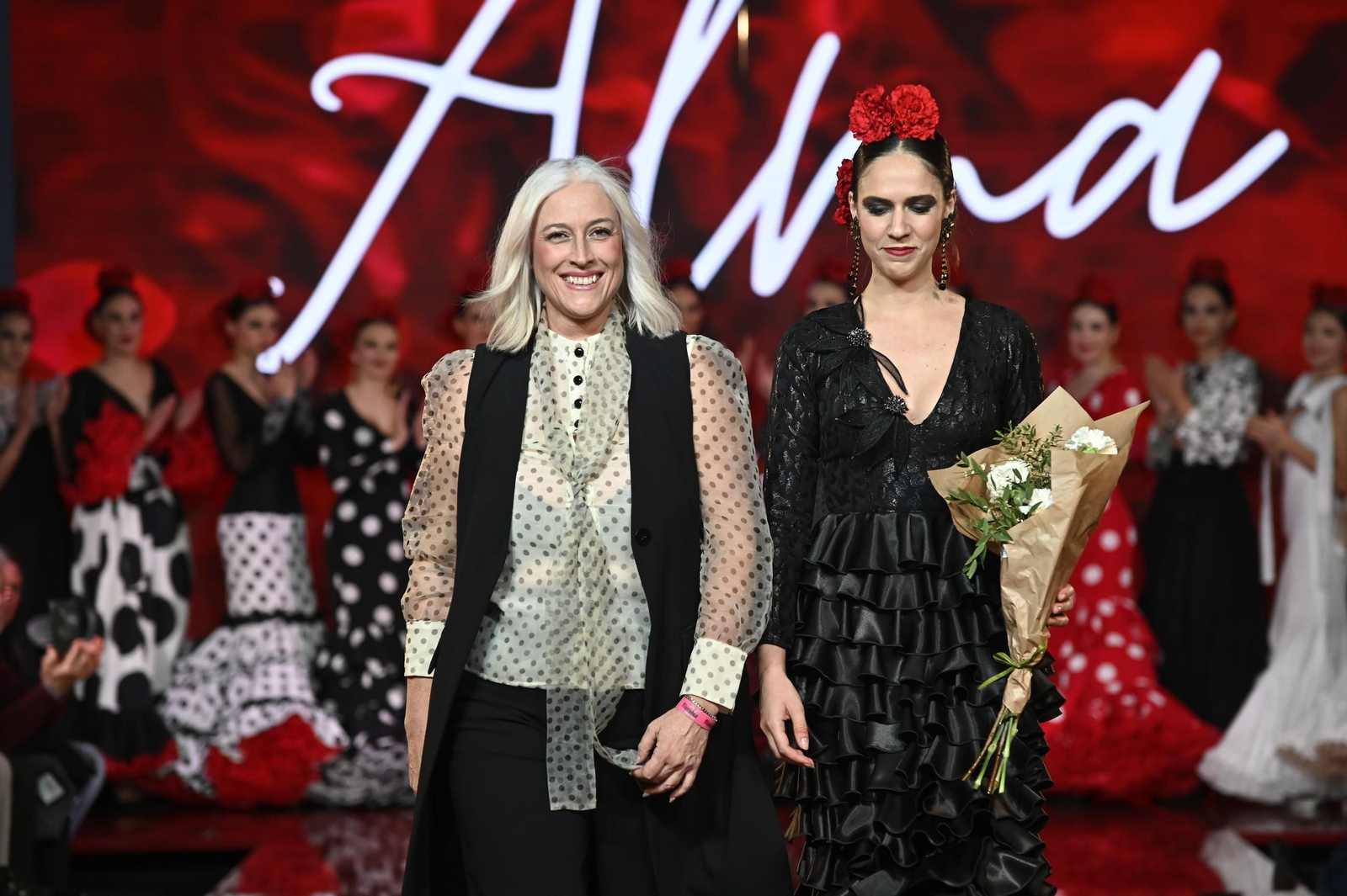 Huelva Flamenca 2025: Desfile De Lunares y Volantes