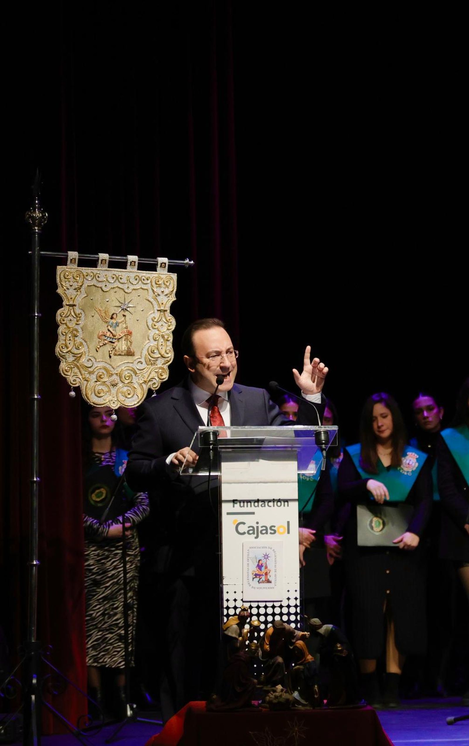 Antonio Puente declamando su pregón