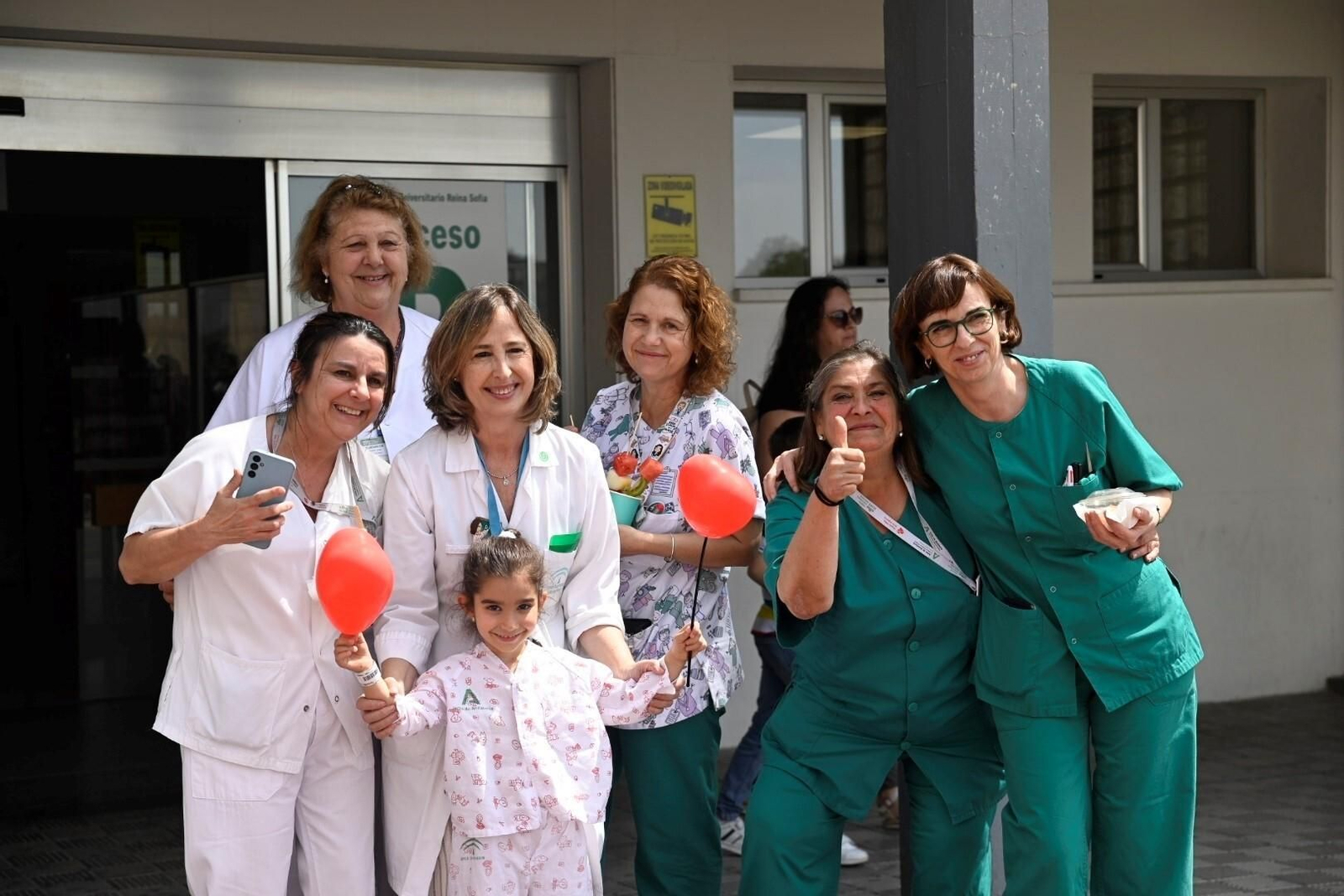 El Hospital Reina Sofía de Córdoba homenajea a los niños hospitalizados, en imágenes