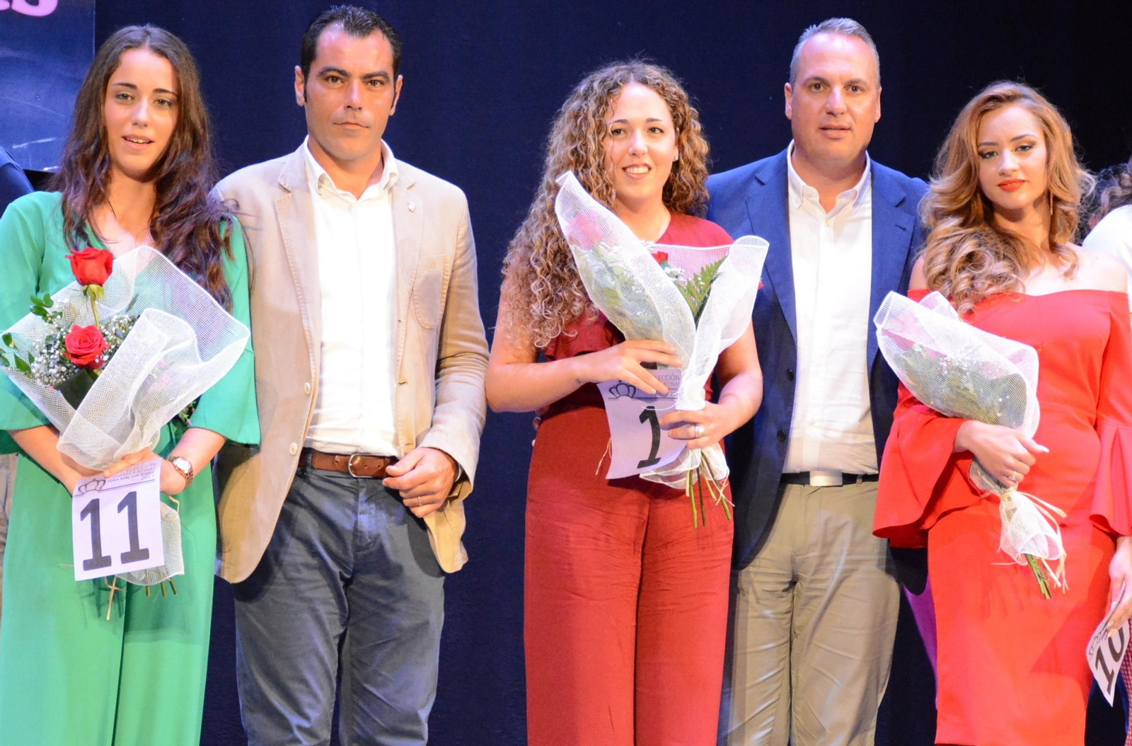 Alba Barberán (primera dama), Alba Espinosa (reina), Ruiz Boix, y Lucía Gómez (segunda dama).