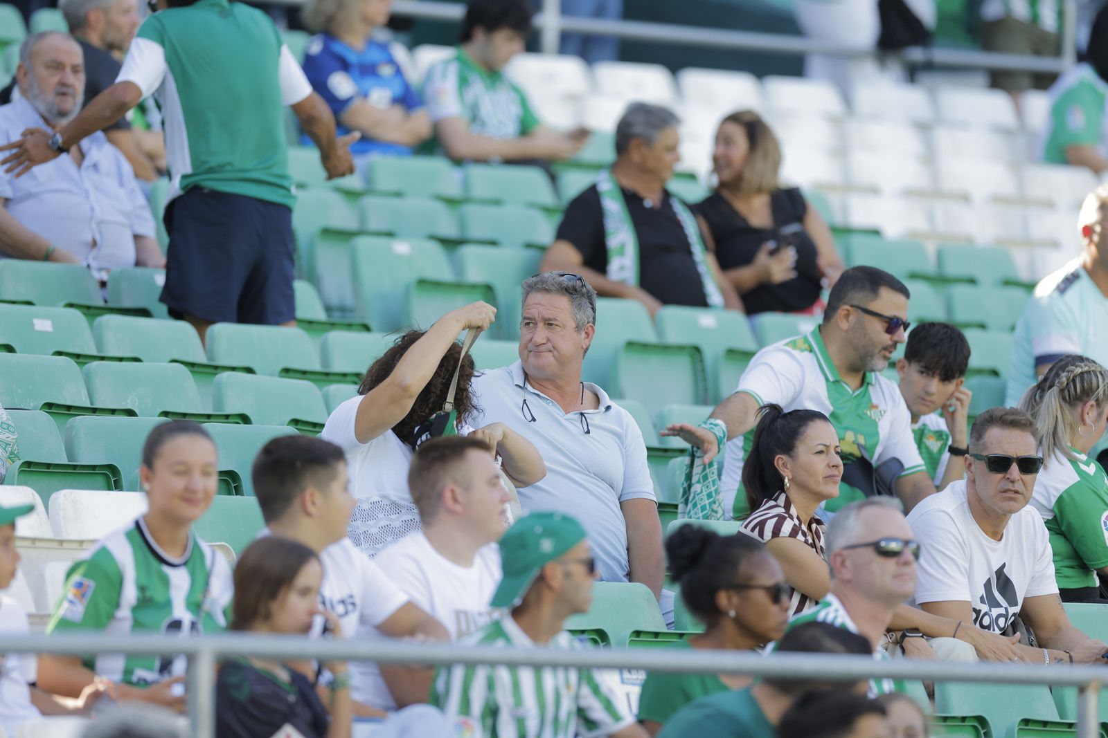 Búscate en las fotos del Betis-Cádiz