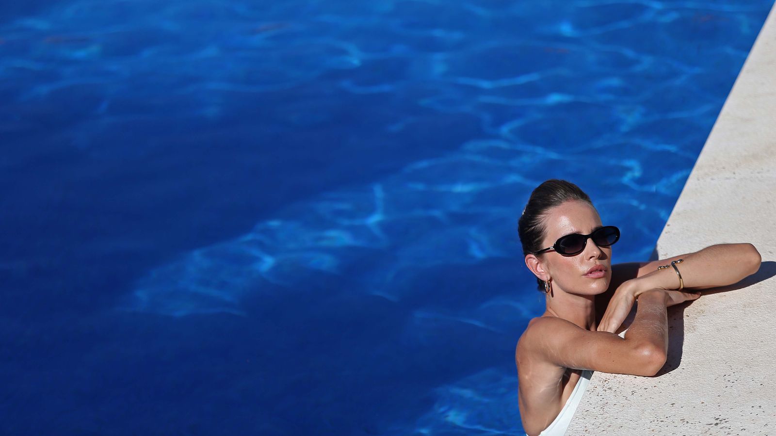 Rodaje de videoclips de Brisa Fenoy en el Campo de Gibraltar