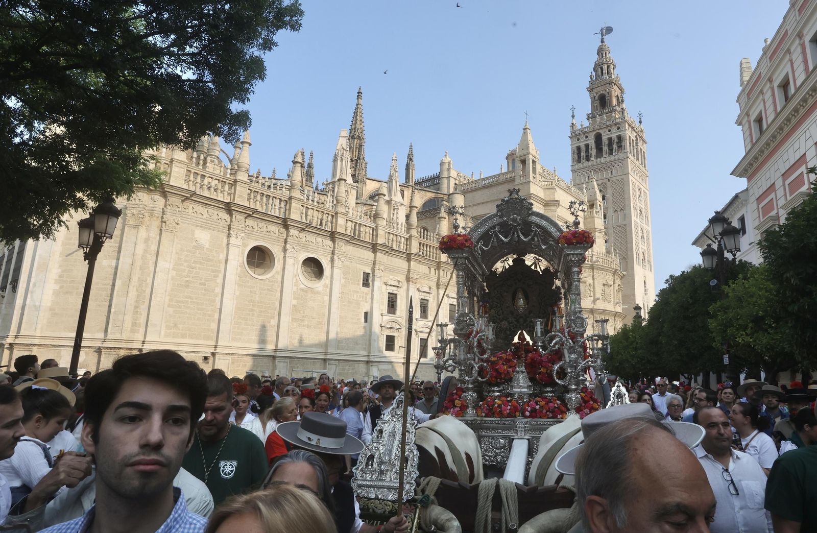 Las mejores fotos de la salida de la Hermandad de Sevilla hacia el Rocío