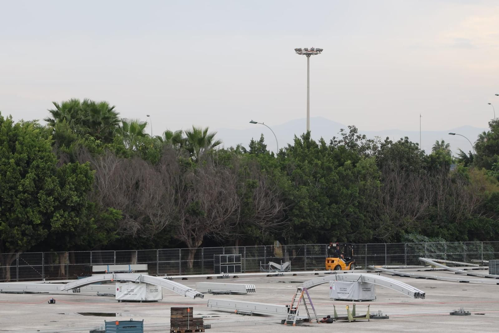 Primeros montajes en el Carpena para la Copa Davis y Billie Jean King Cup