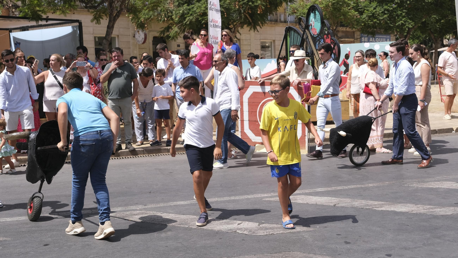 Exhibición de toreo de salón de la Escuela Taurina de Almería, en imágenes